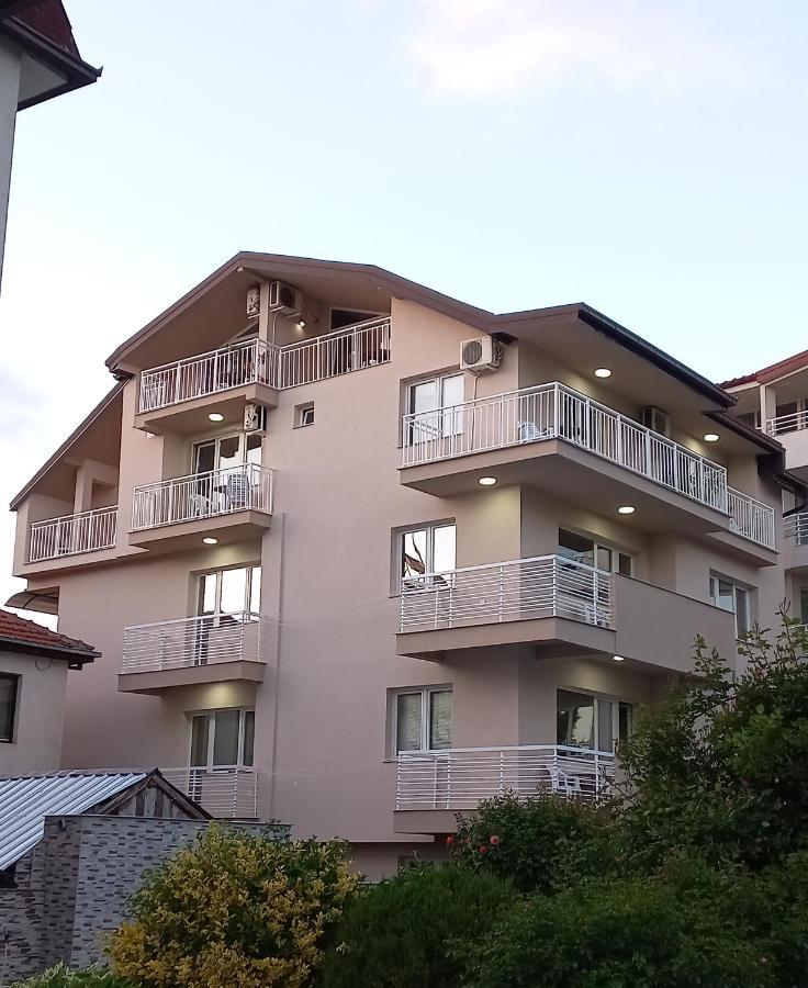 Apartments Smakoski Ohrid Bagian luar foto